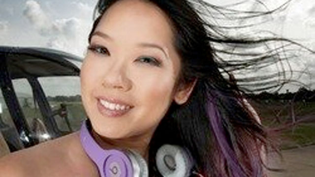 DJ Flygirl Tee Howl and Echoes 2016